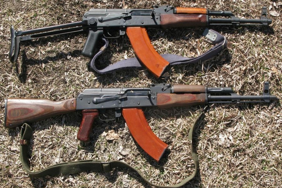 Обнаружены незаконно хранившиеся 5 автоматов, 19 ружей и 1928 патронов различного калибра
