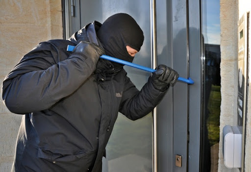 Полиция Баку раскрыла тщательно спланированное ограбление магазина