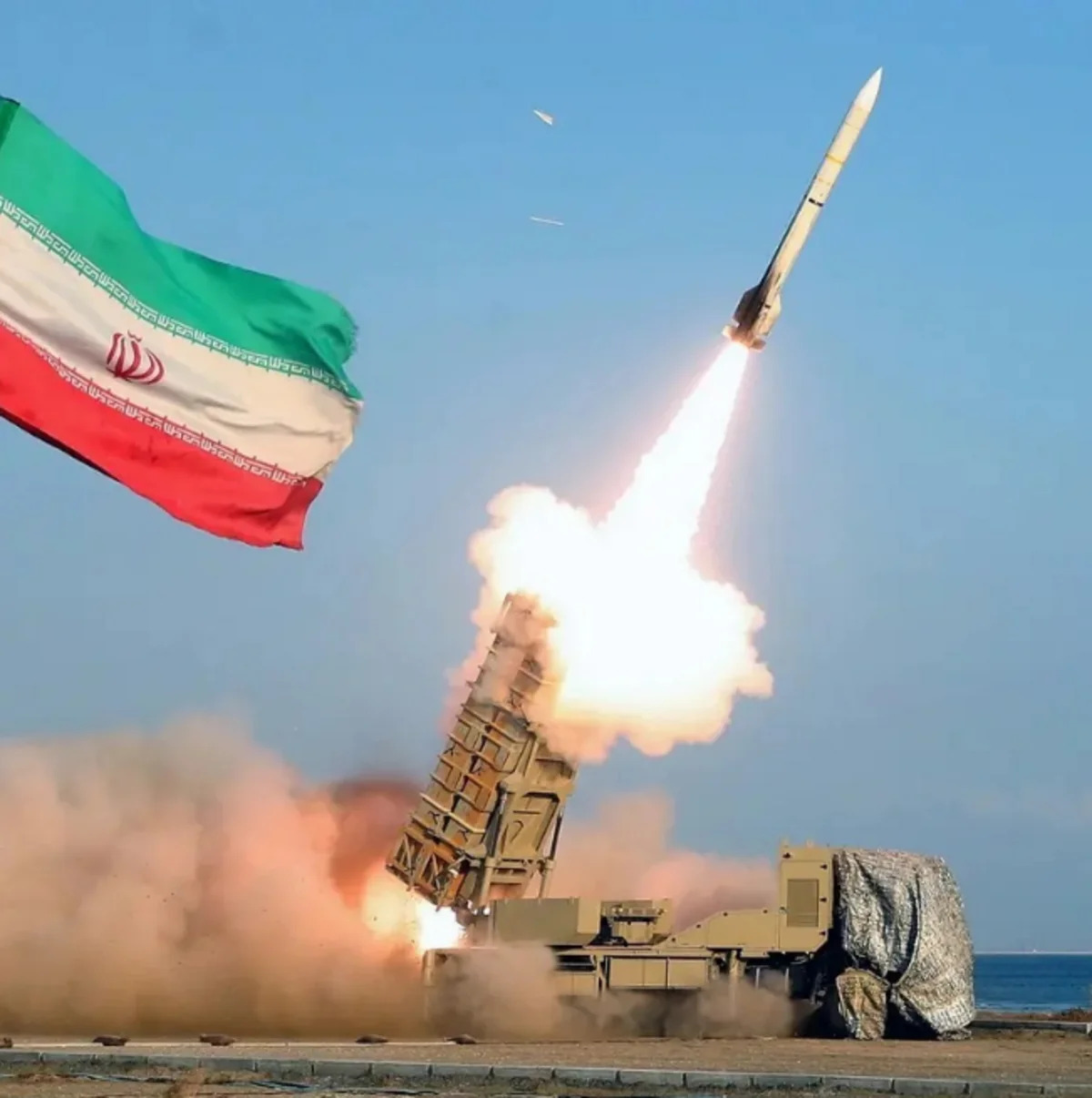 КСИР: Иран в рамках 82-ой волны операции "Садек 4" атаковал базы США в регионе