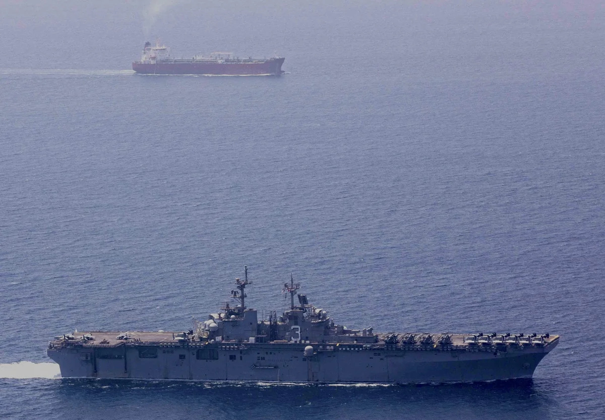 ОАЭ планируют применить ВМС для восстановления судоходства в Ормузском проливе