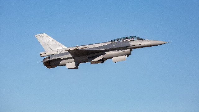 Американский F-16 аварийно сел в Саудовской Аравии из-за повреждений