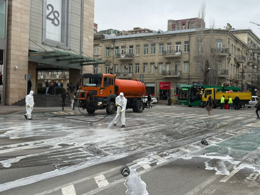 Сегодня были вымыты 555 столичных улиц