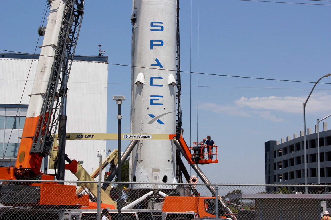 SpaceX готовится к запуску двух польских разведспутников