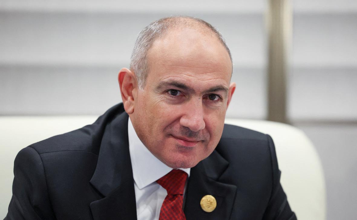 Школьника, пытавшегося ударить Пашиняна, арестовали