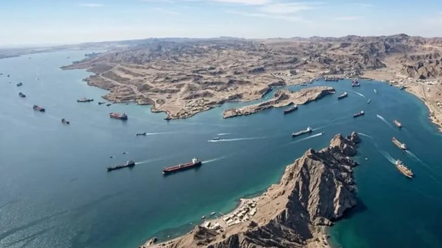 У Ормузского пролива скопилось сотни судов