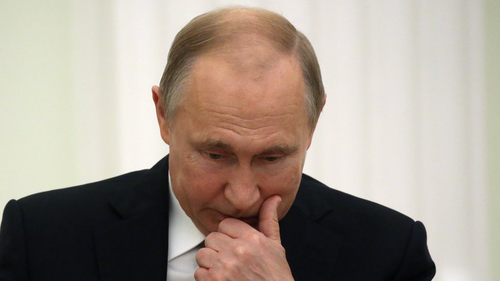 Рейтинг Путина падает