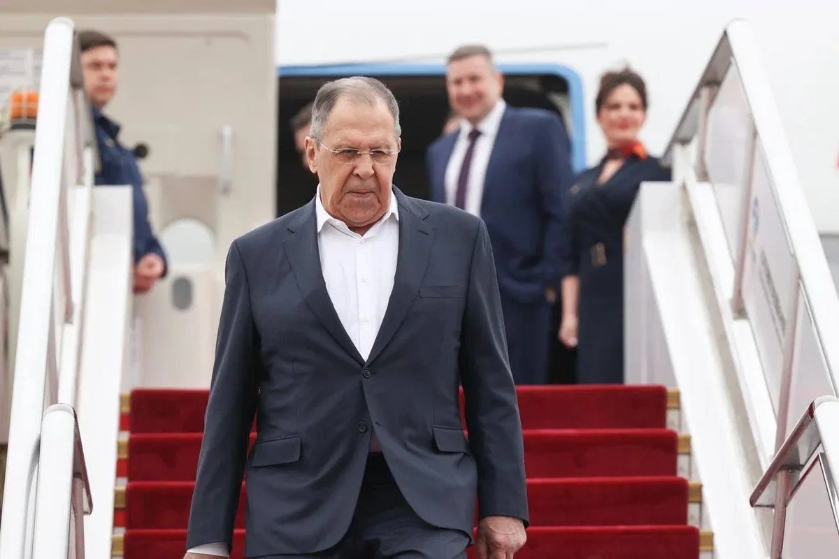 Лавров прибыл с визитом в Китай