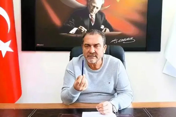 В Турции задержали мэра и его супругу