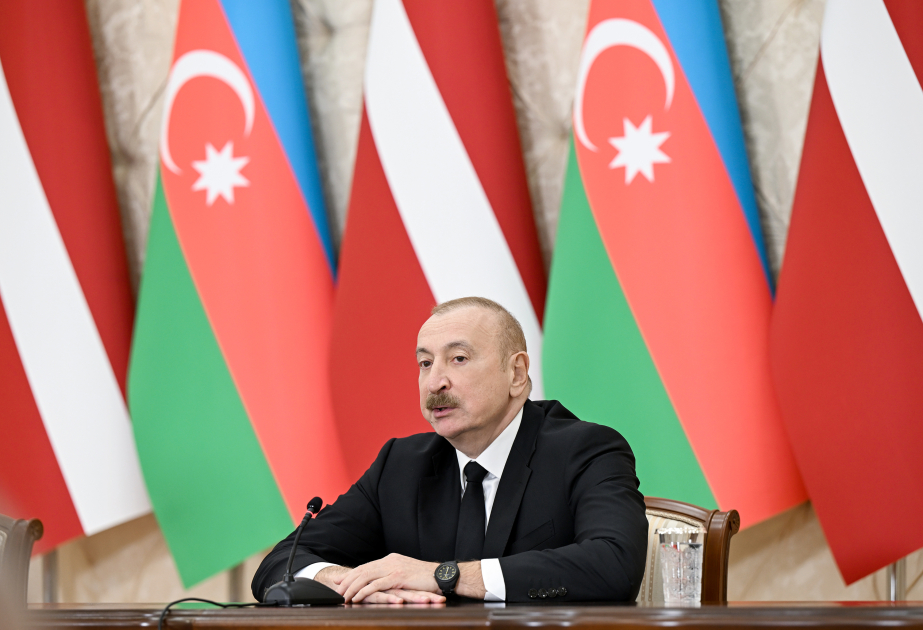 Президент: Взаимные визиты представителей Азербайджана и Армении способствуют нормализации обстановки