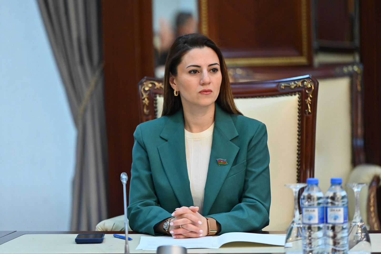 Мир строится не в европейских парламентах