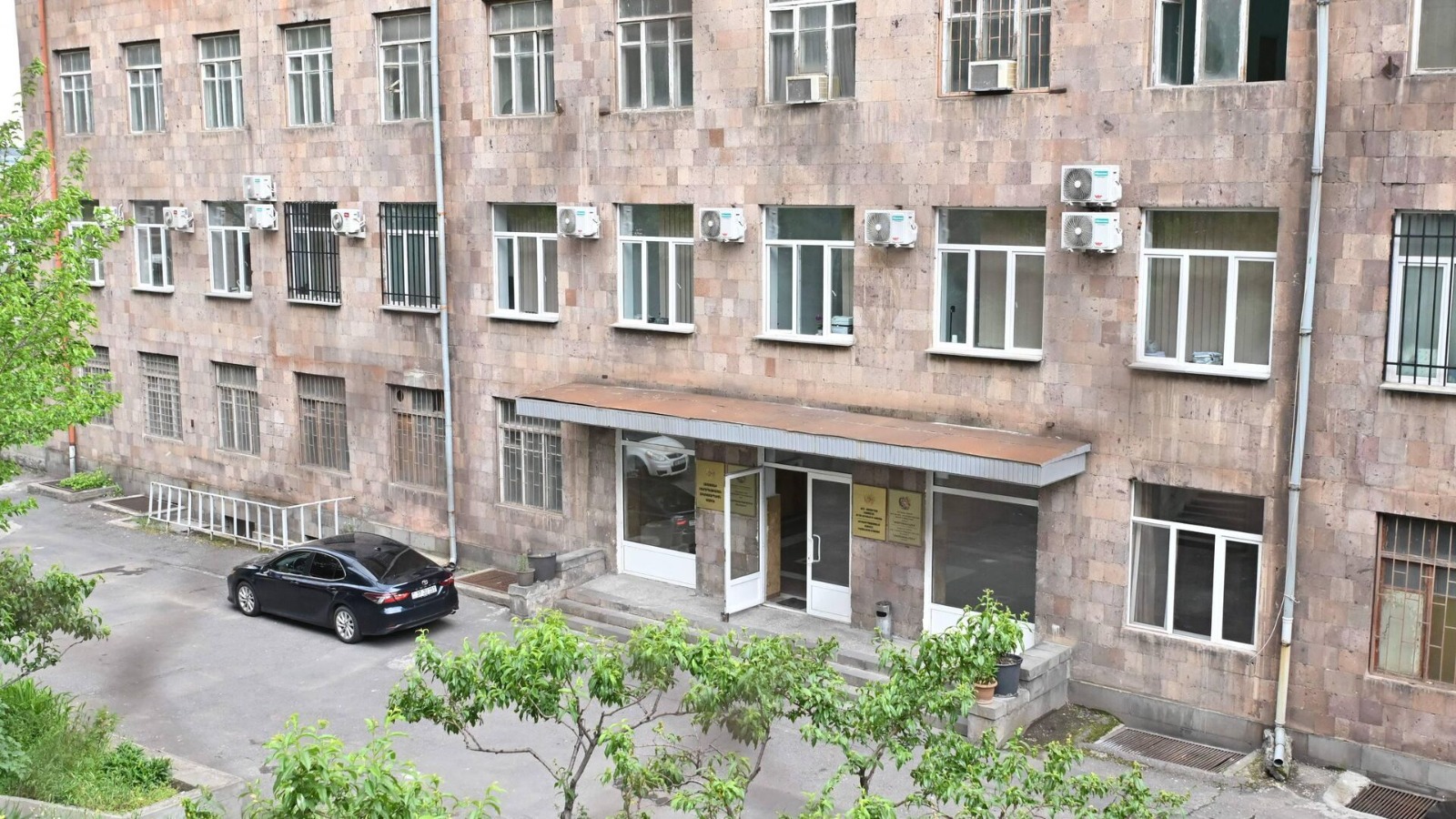Задержаны 8 человек из партии Самвела Карапетяна
