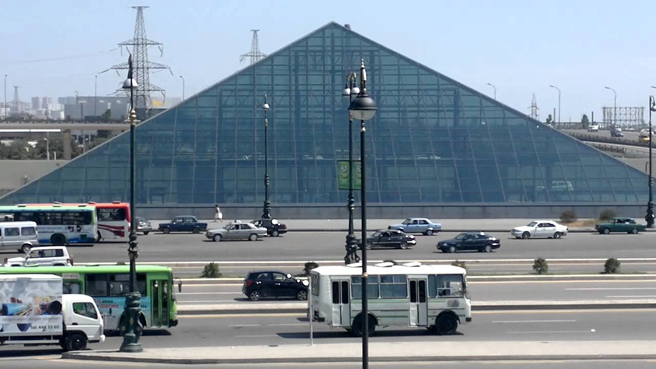 У метро «Кёроглу» изменят схему движения транспорта