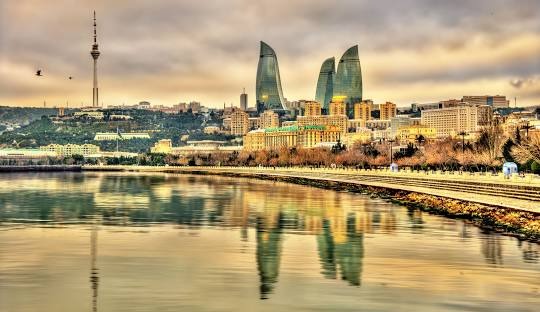 Страна, где рядом стоят мечети, церкви