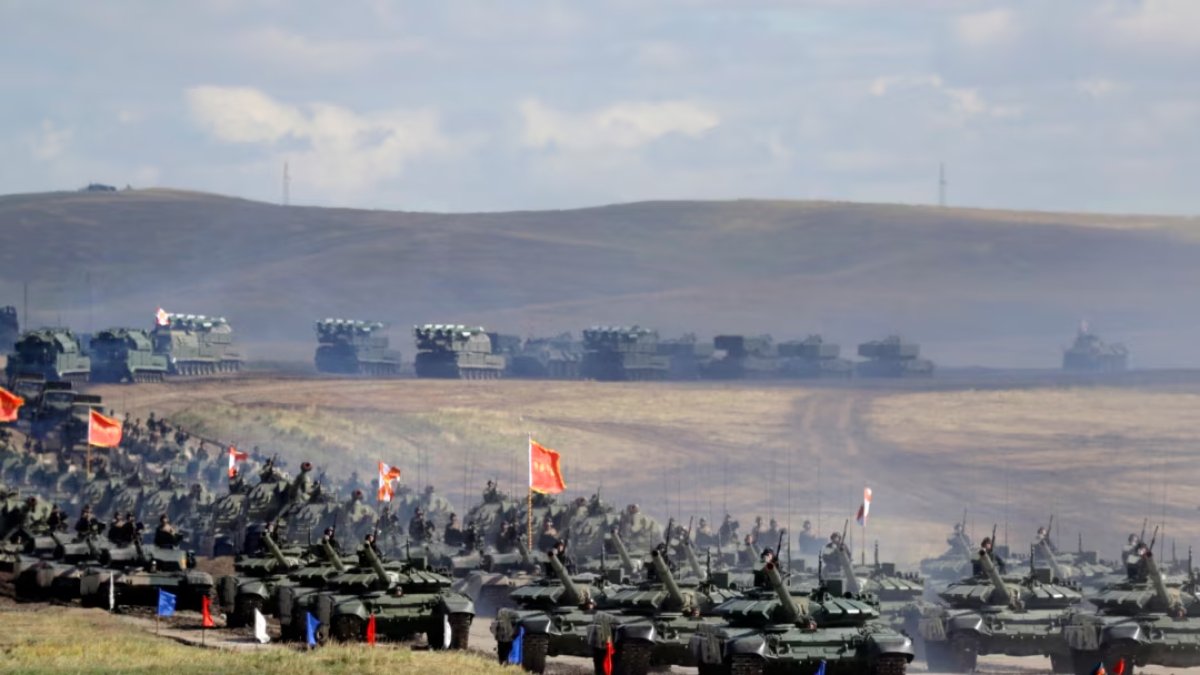 Москва делится военным опытом с Пекином