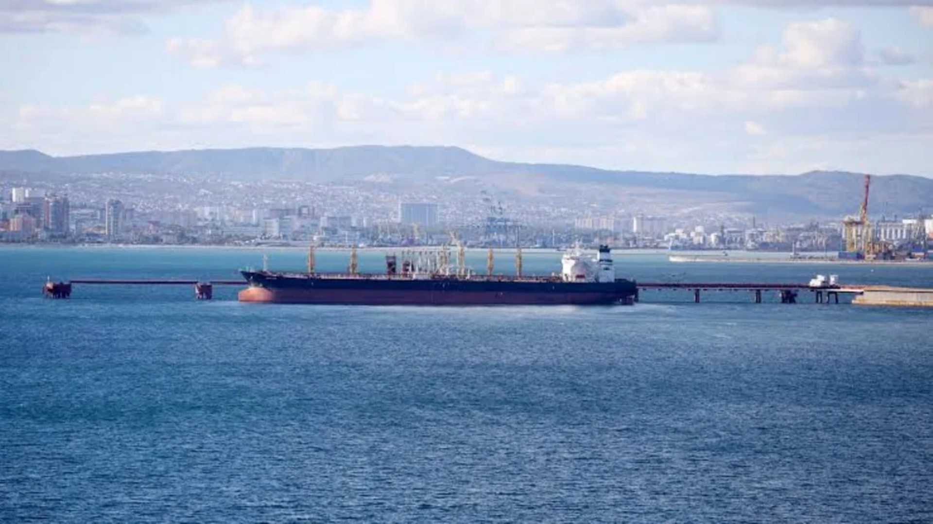 Два танкера атакованы возле терминала КТК в Черном море