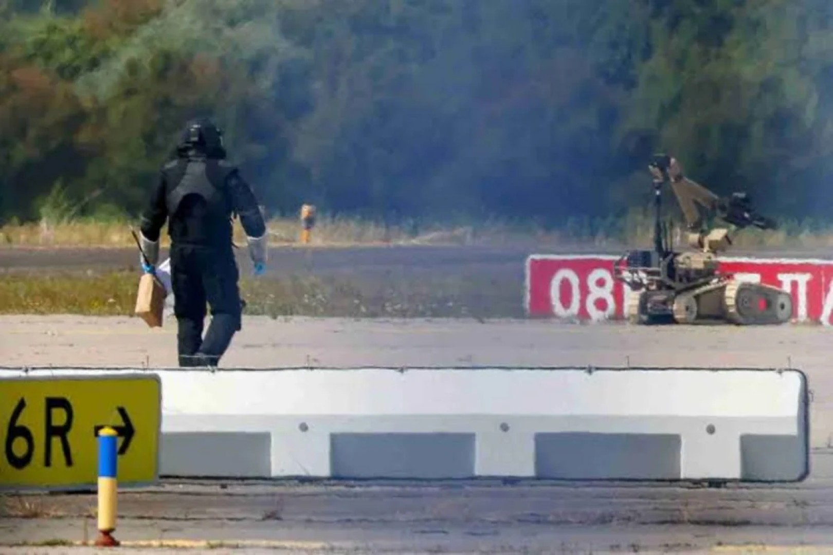 В германском аэропорту Лейпцига ведутся поиски обломков еще одного дрона