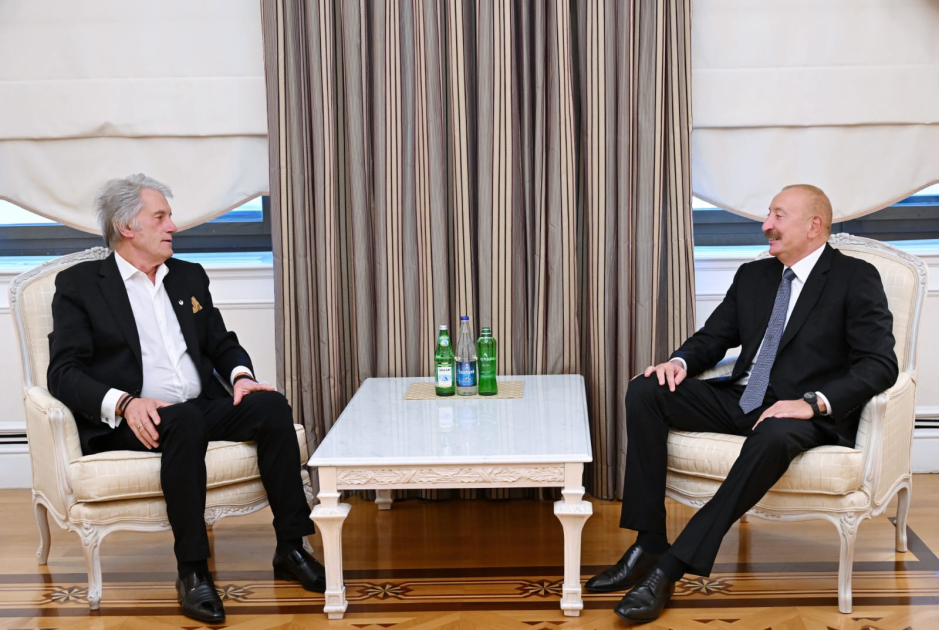 Президент Ильхам Алиев встретился с бывшим Президентом Украины Виктором Ющенко