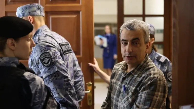 Зампреда «Яблока» Льва Шлосберга приговорили к 11 годам колонии