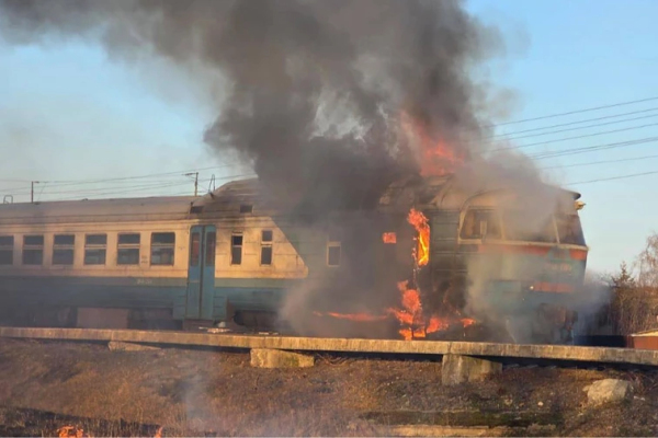 Реактивный дрон попал в пассажирский поезд в Одессе. В Харькове — в жилой дом