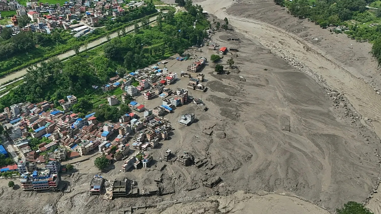 Оползень на границе Непала и Китая: 558 человек числятся пропавшими