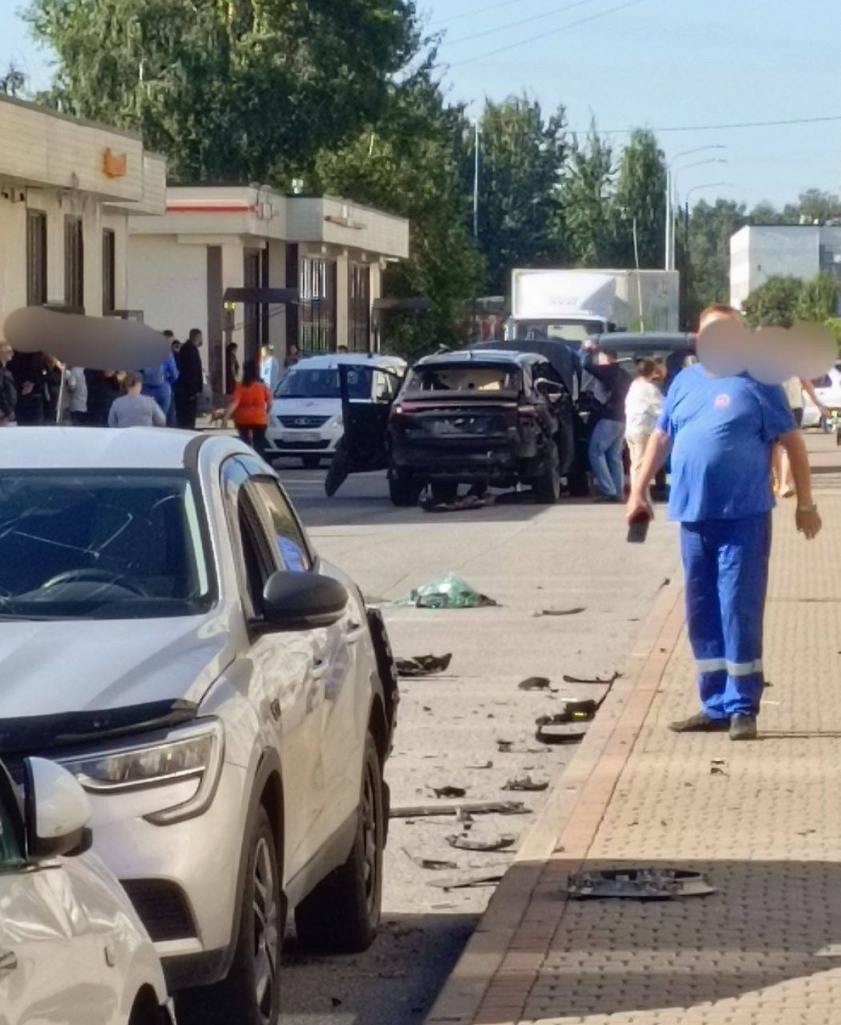 Взорвали автомобиль в Петербурге: кто был за рулем?