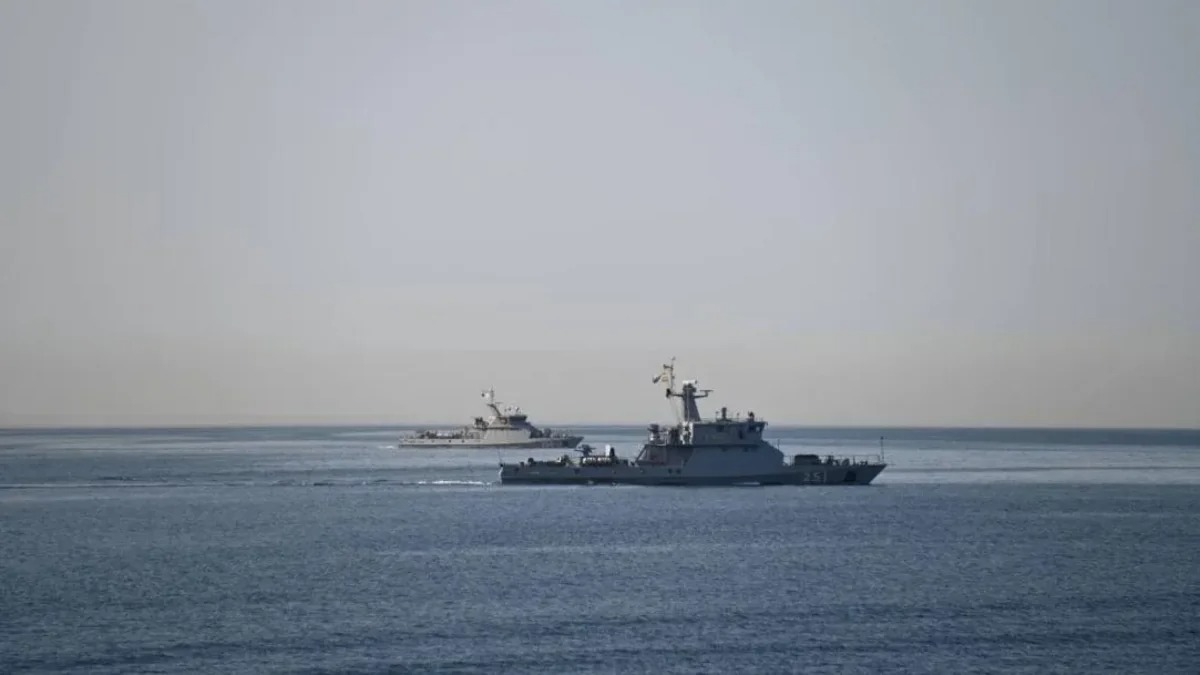 ВМС Казахстана начали плановые учения на Каспии