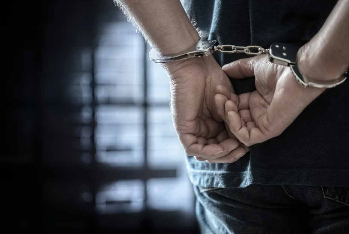 Мужчина провез в кишечнике 109 капсул с героином весом в 1.3 кг