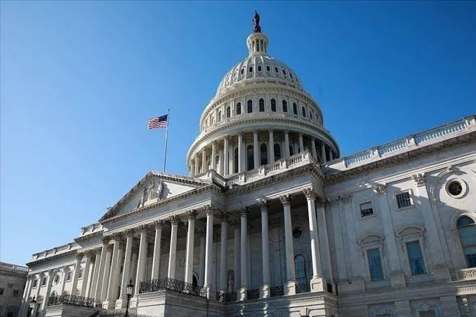 В Сенате США потребовали отменить сделку по поставкам российского дизеля