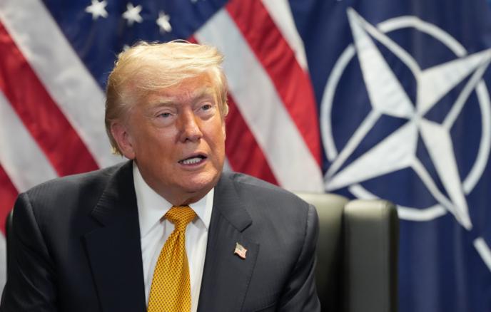Трамп: США продолжают помогать Украине разведданными
