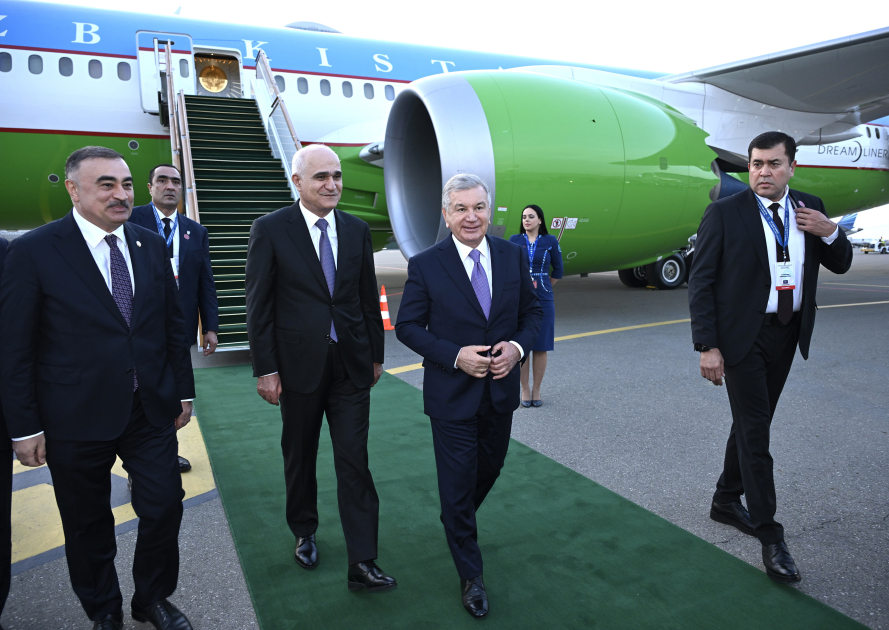 Президент Узбекистана находится с визитом в Азербайджане