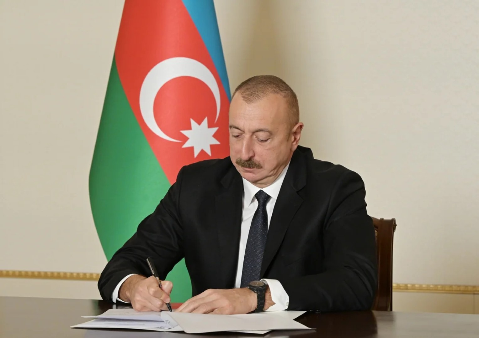 РаспоряжениеПрезидента Азербайджанской Республики